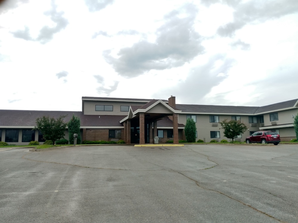 GrandStay Hotel & Suites - Madelia 50/58
