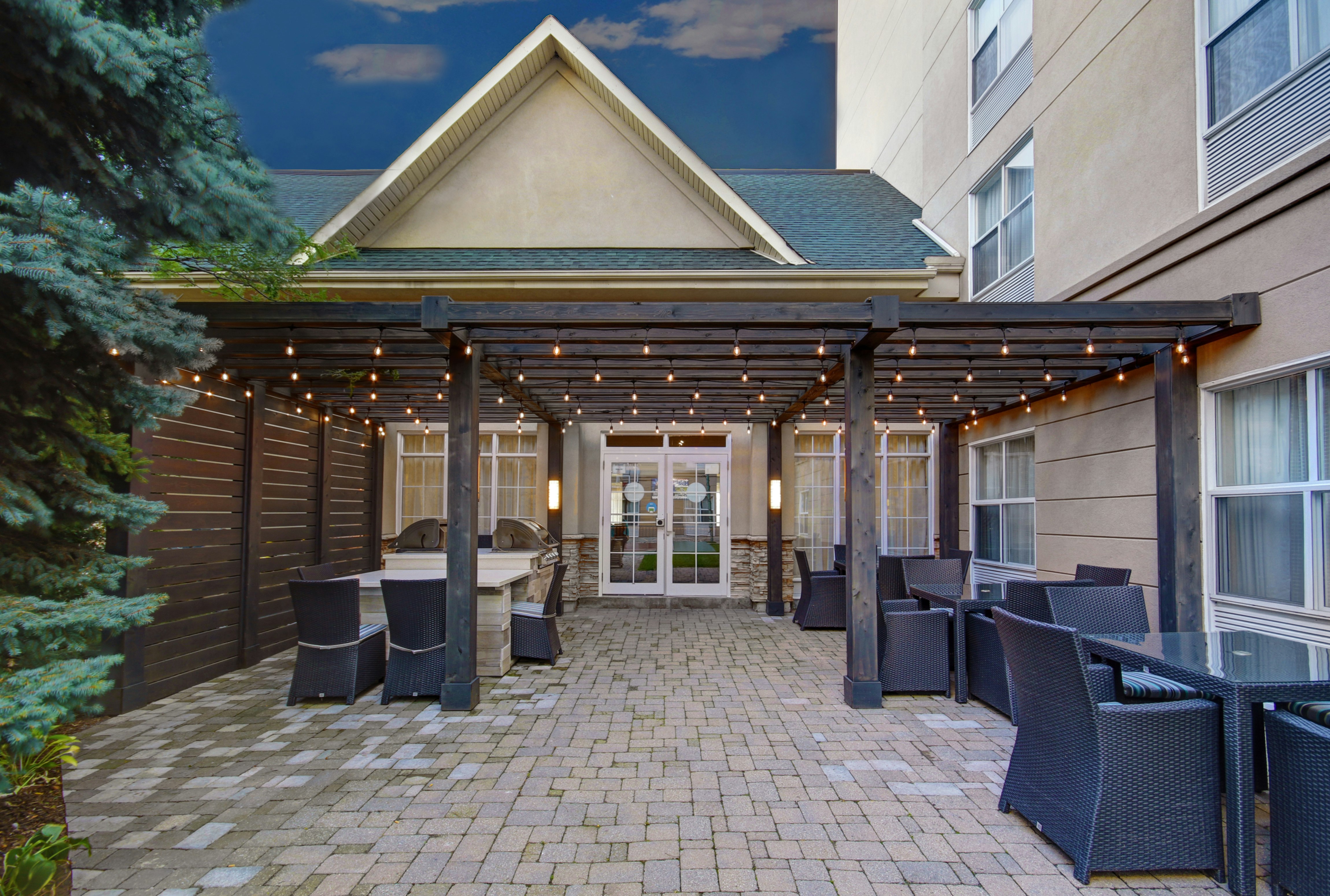 Homewood Suites By Hilton Burlington 22/23