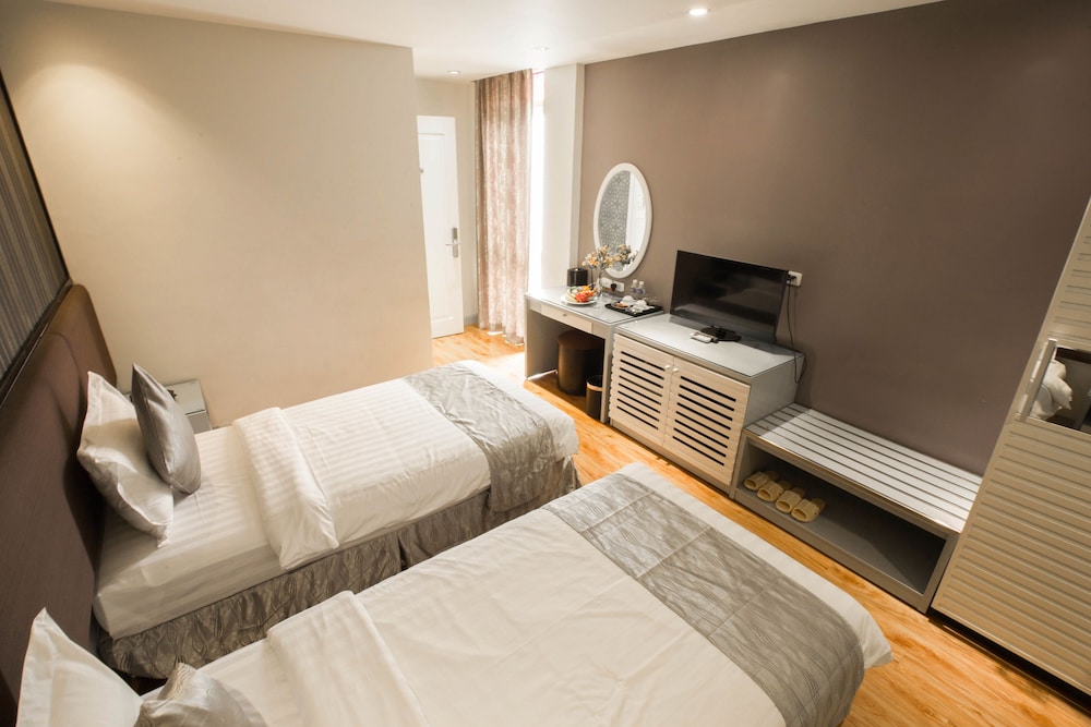 Riverside Boutique Hotel 14/28