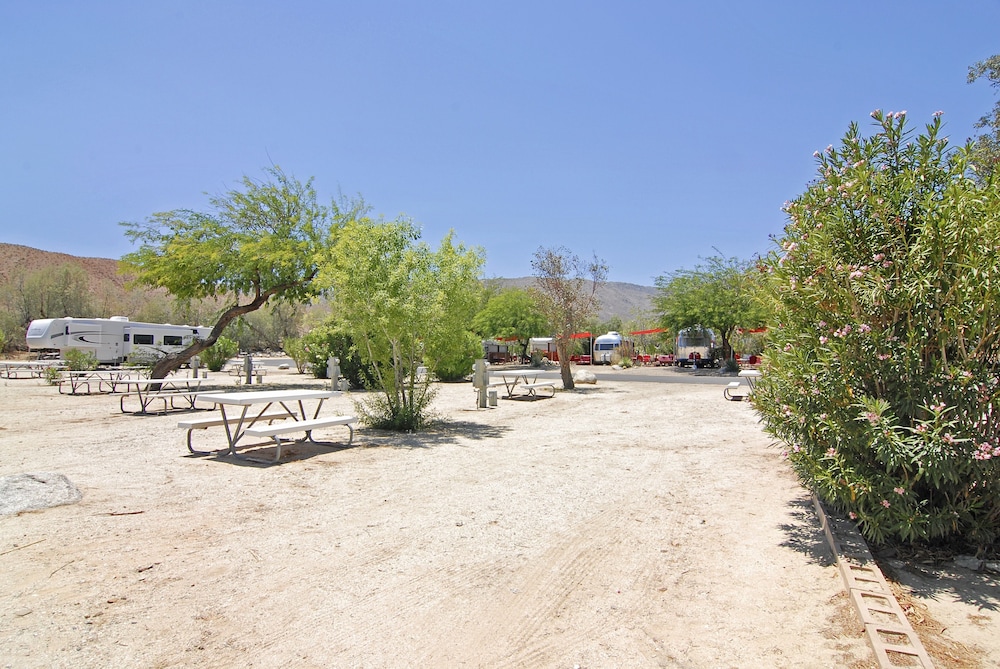 Palm Canyon Hotel and RV Resort 64/73