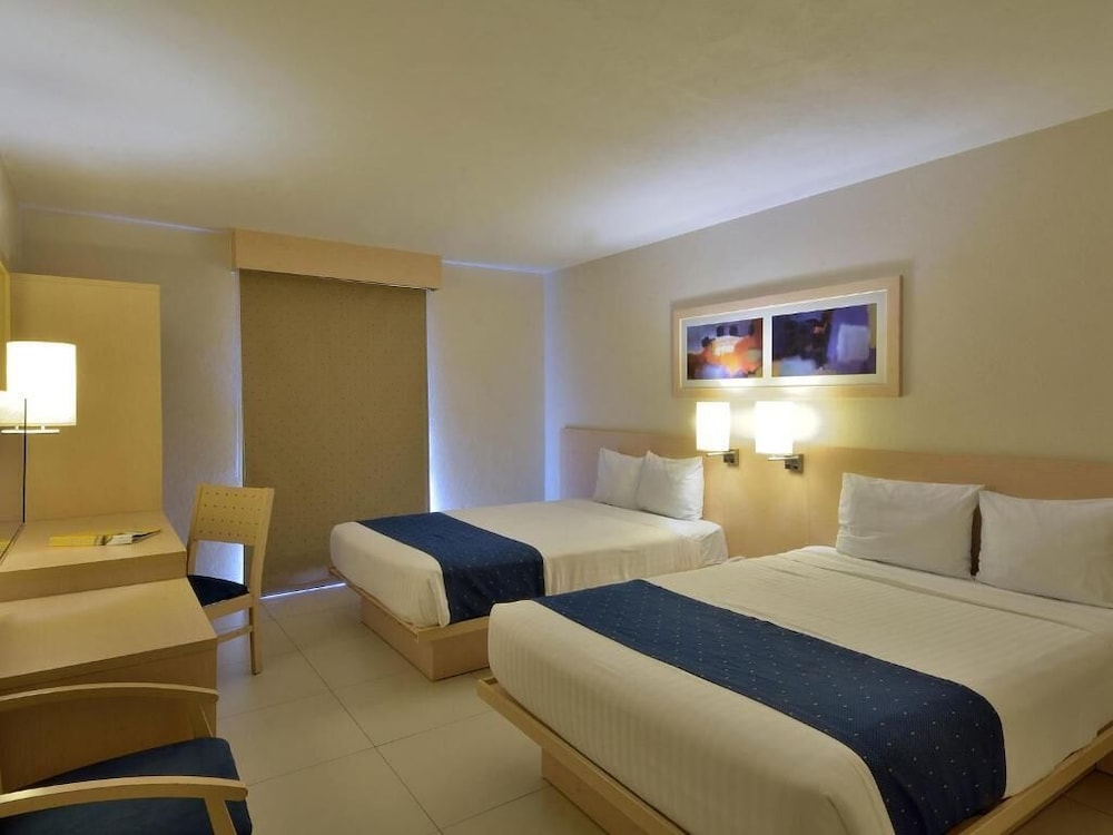 City Express by Marriott Playa Del Carmen 12/50