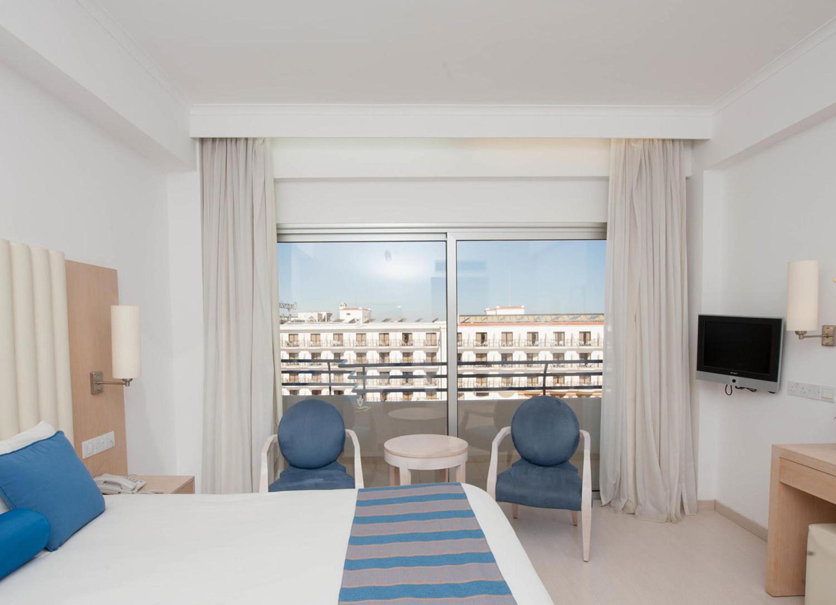 Room, Double or Twin Bed, Inland View