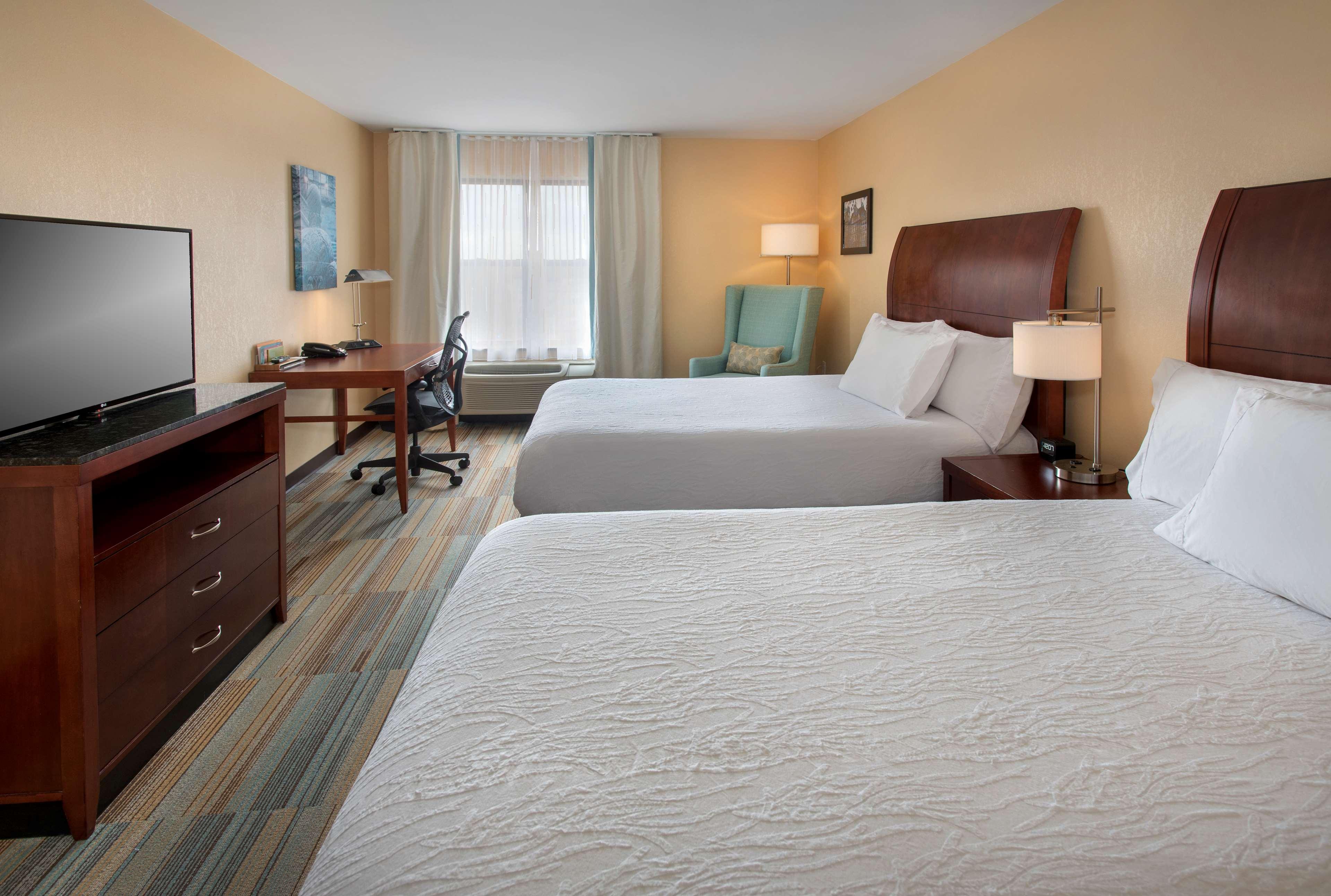 1 BEDROOM, SUITE, KING BED, SOFA
