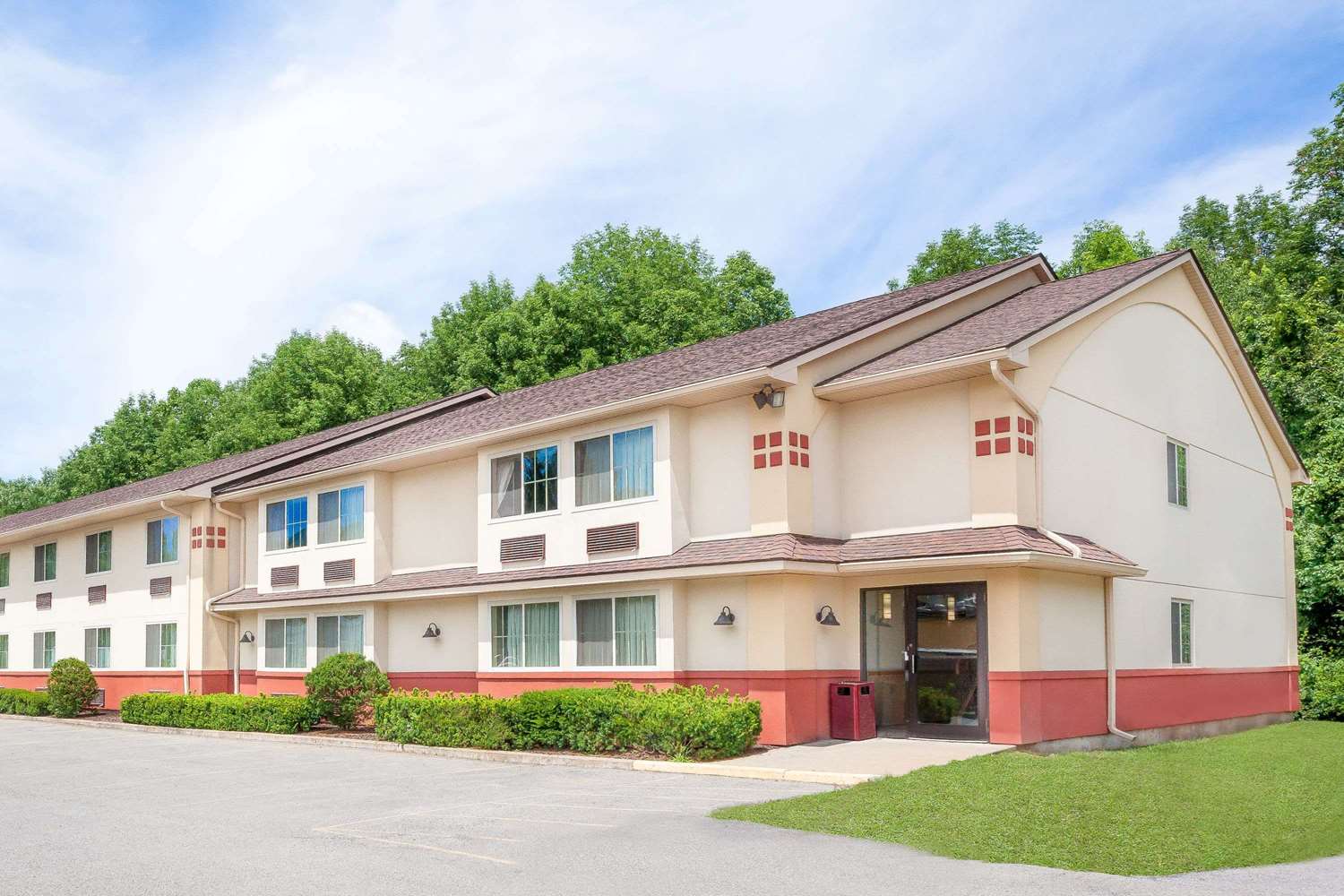 Super 8 By Wyndham Oneonta/Cooperstown 1/6