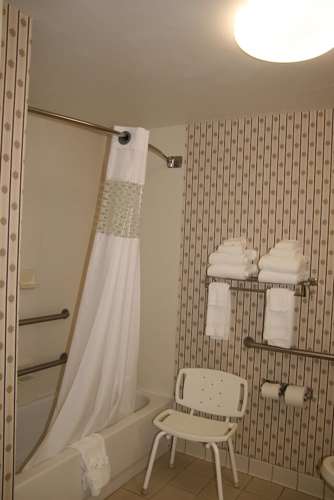 Hampton Inn Morganton 23/39