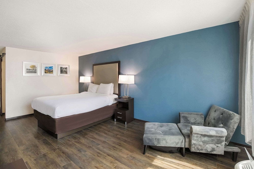 Clarion Hotel Conference Center Maggie Valley NC 9/32