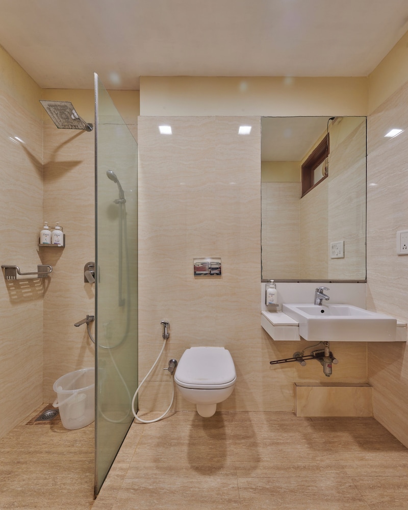 Bentley Hotel Churchgate 24/24