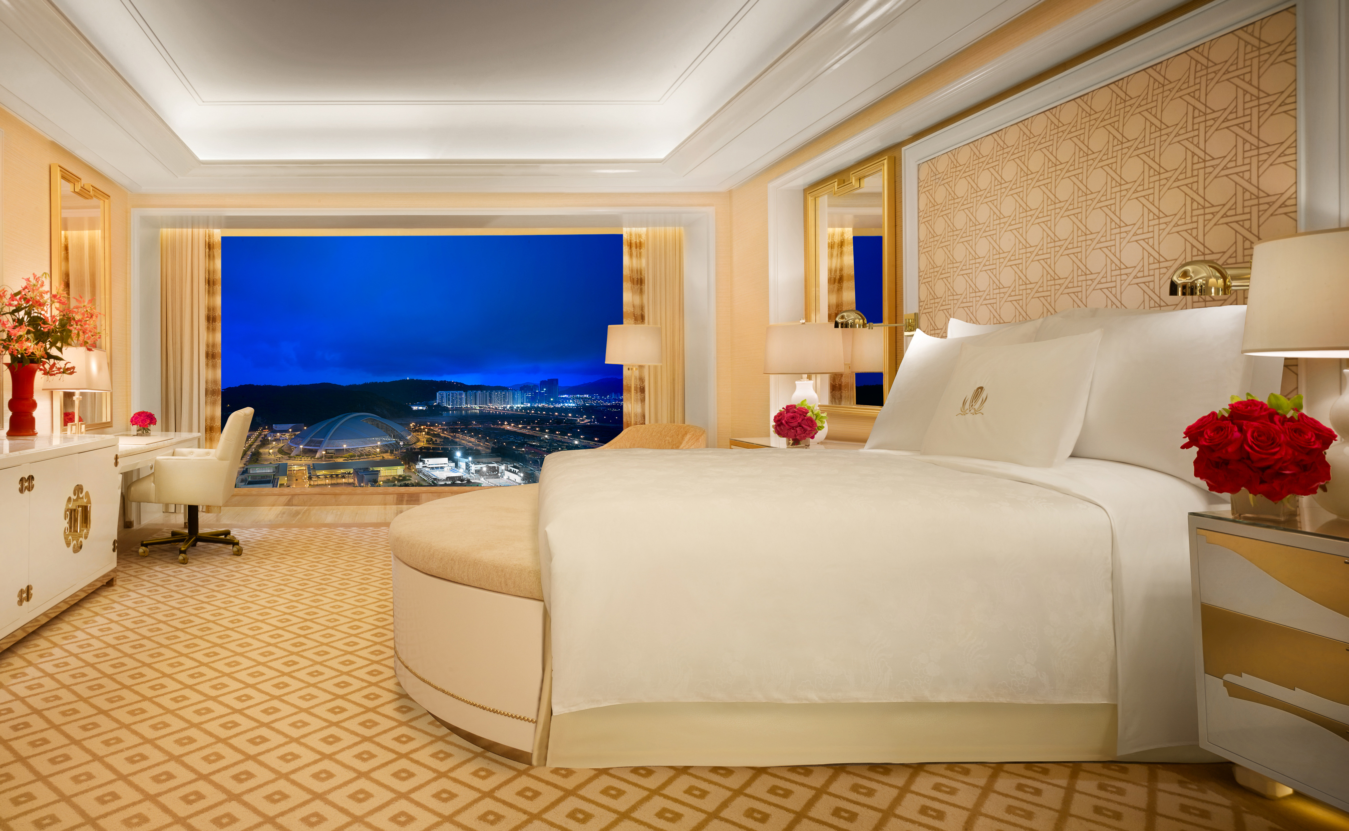Suite, King Bed