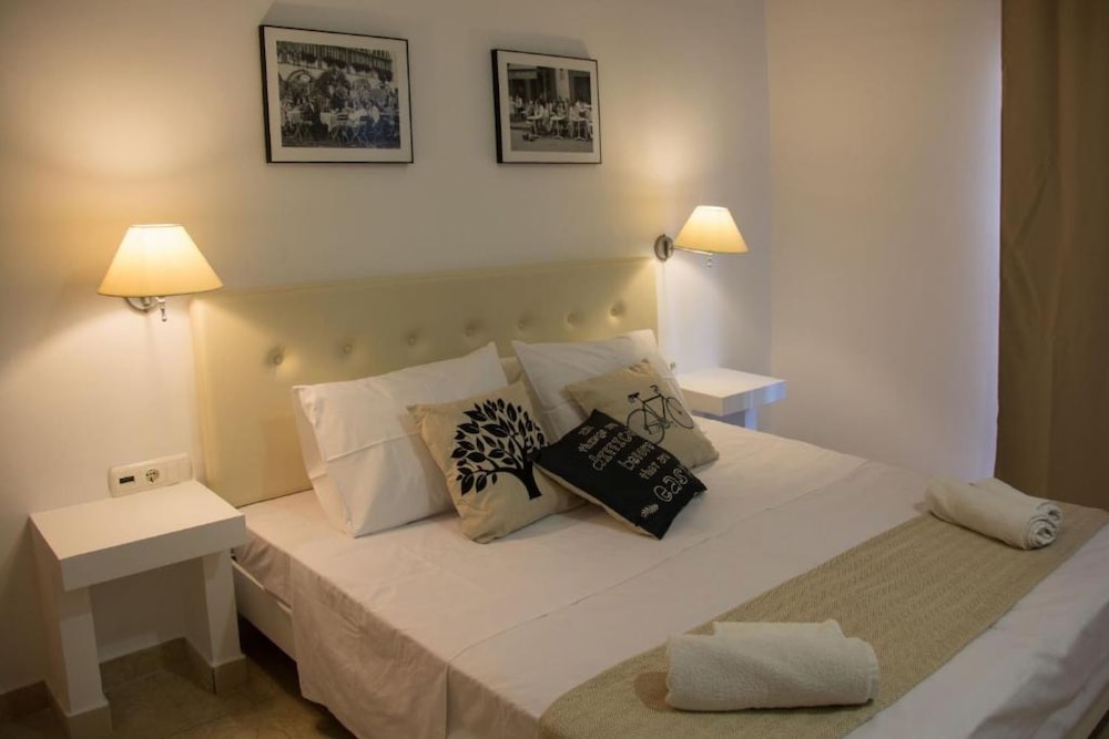 Astron Hotel 26/56