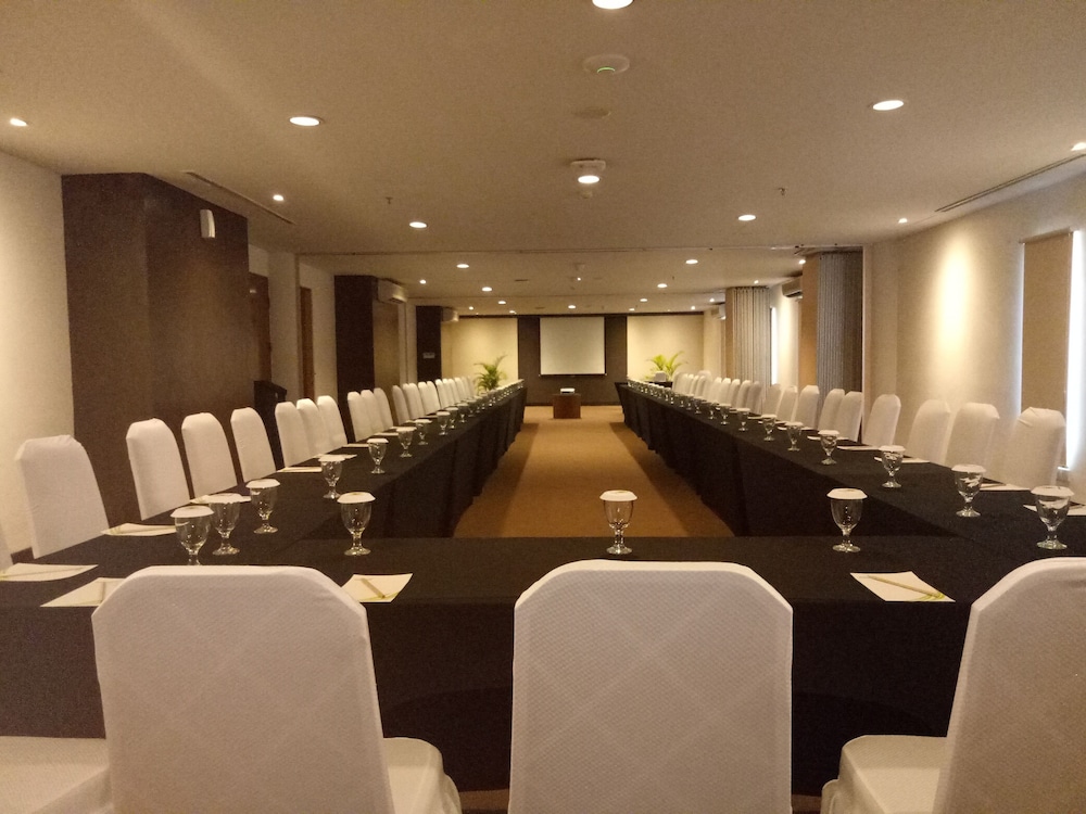 Primebiz Hotel Kuta 58/62