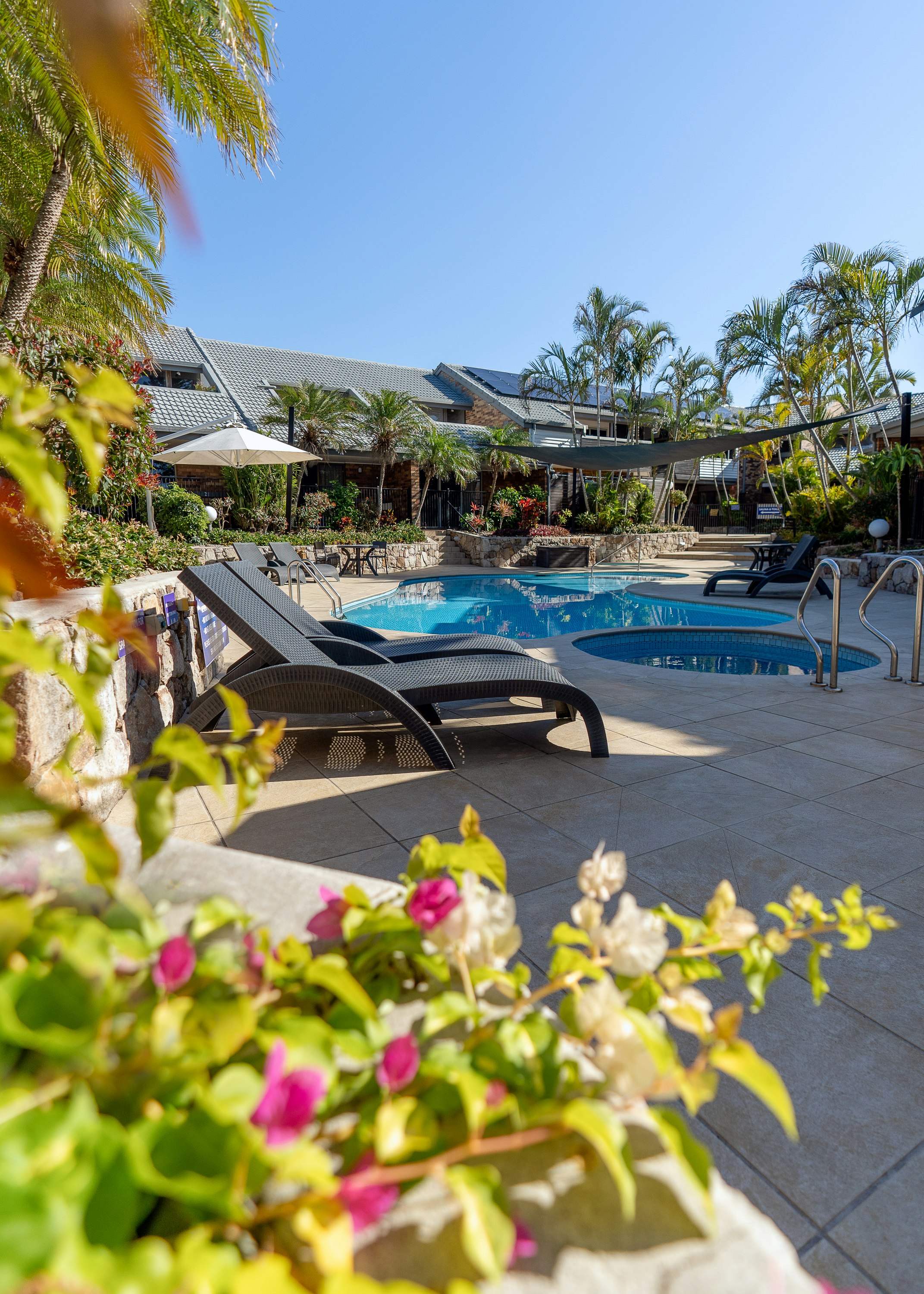 Glen Eden Beach Resort 31/33