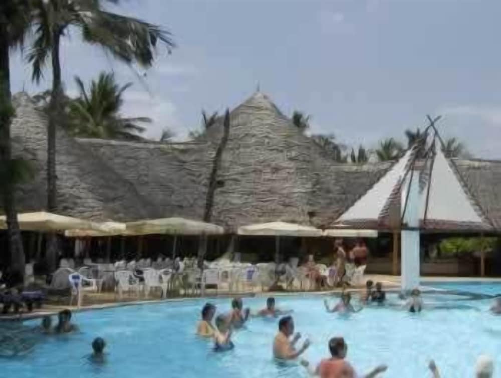 Turtle Bay Beach Club 36/40