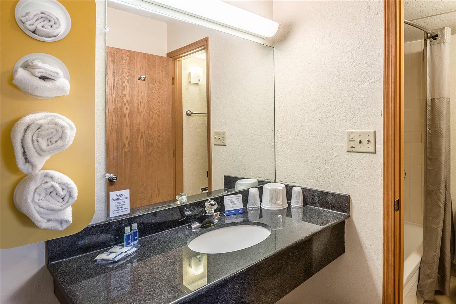 Rodeway Inn Dubuque IA 29/31