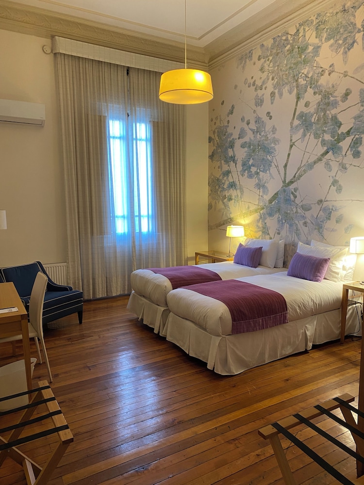 DELUXE, DOUBLE BED
