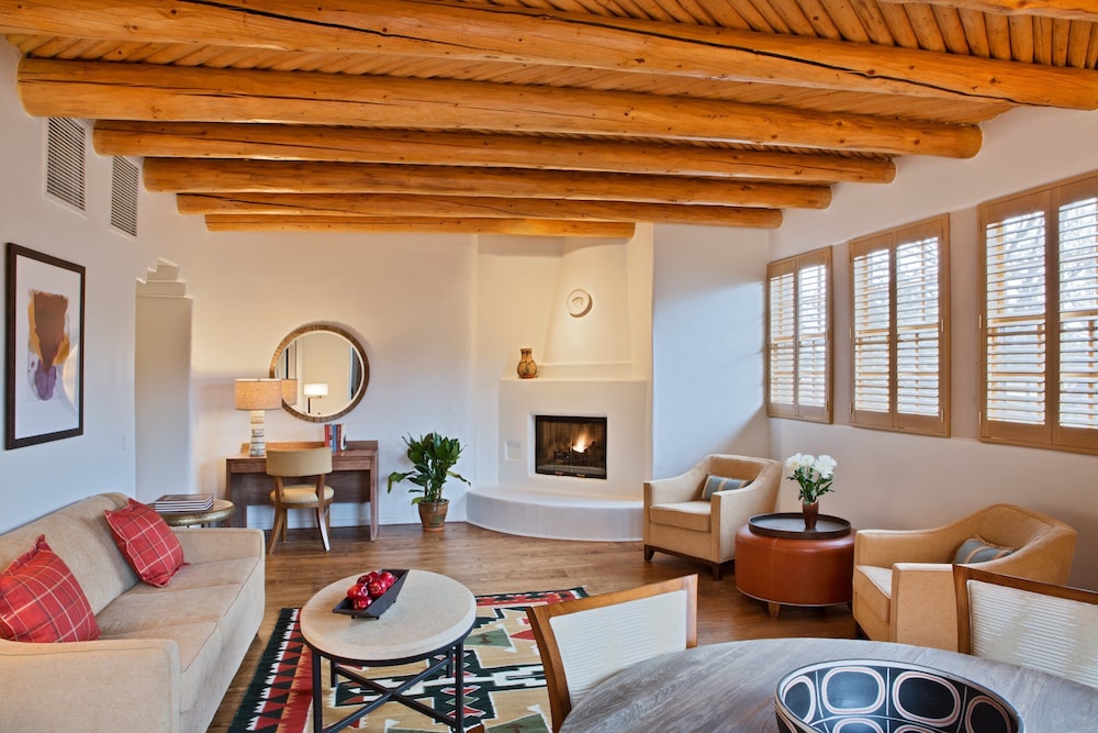 Rosewood Inn of the Anasazi 49/75