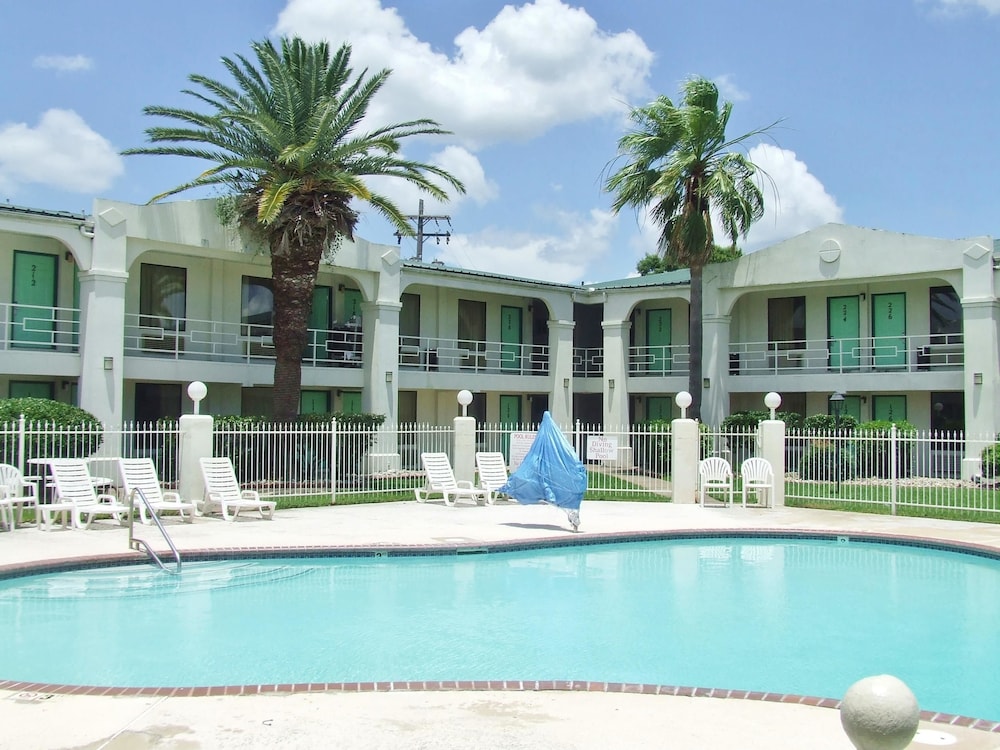 Americas Best Value Inn Beaumont Tx 5/26