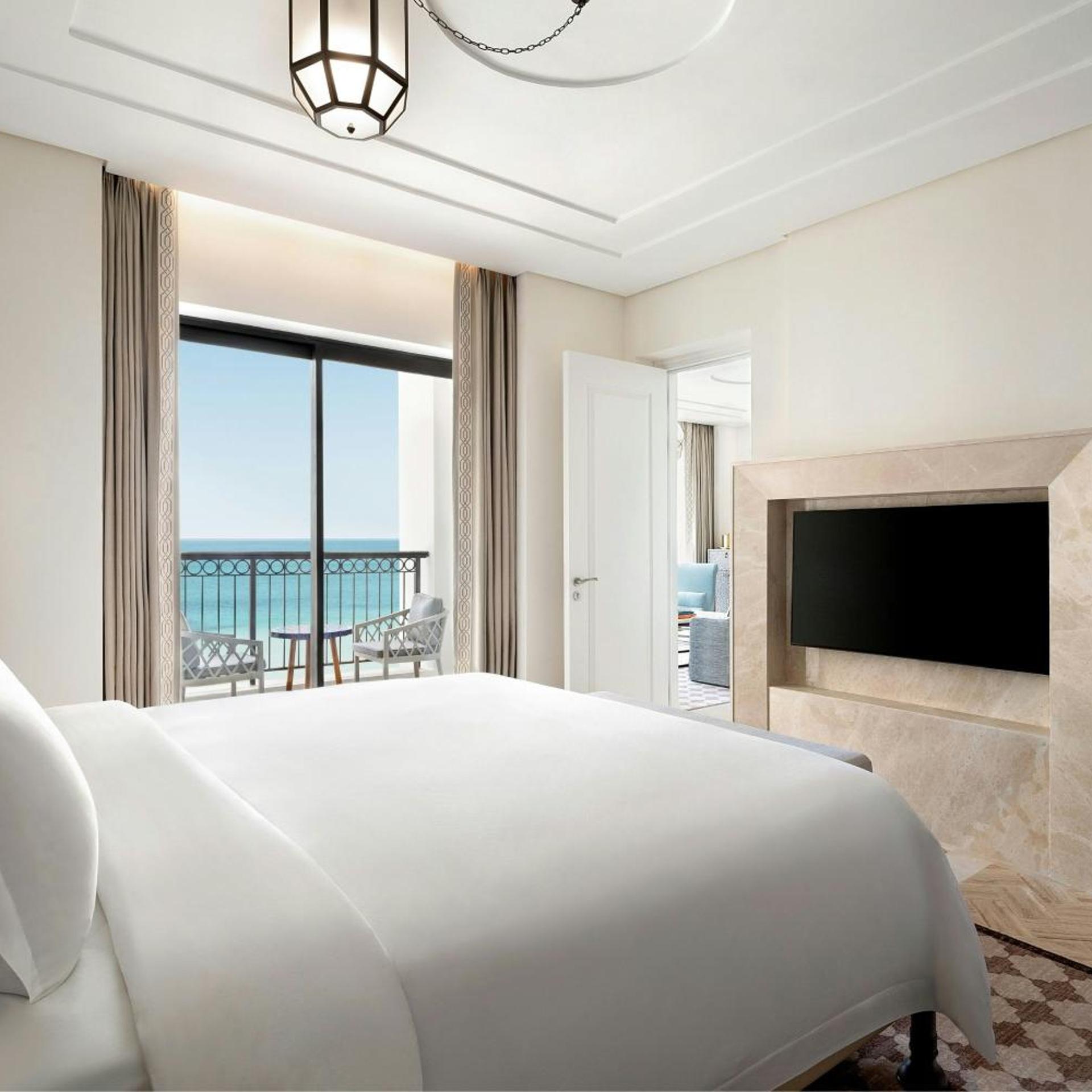 1 Bedroom, Junior Suite, King Bed, Sea Front, Balcony