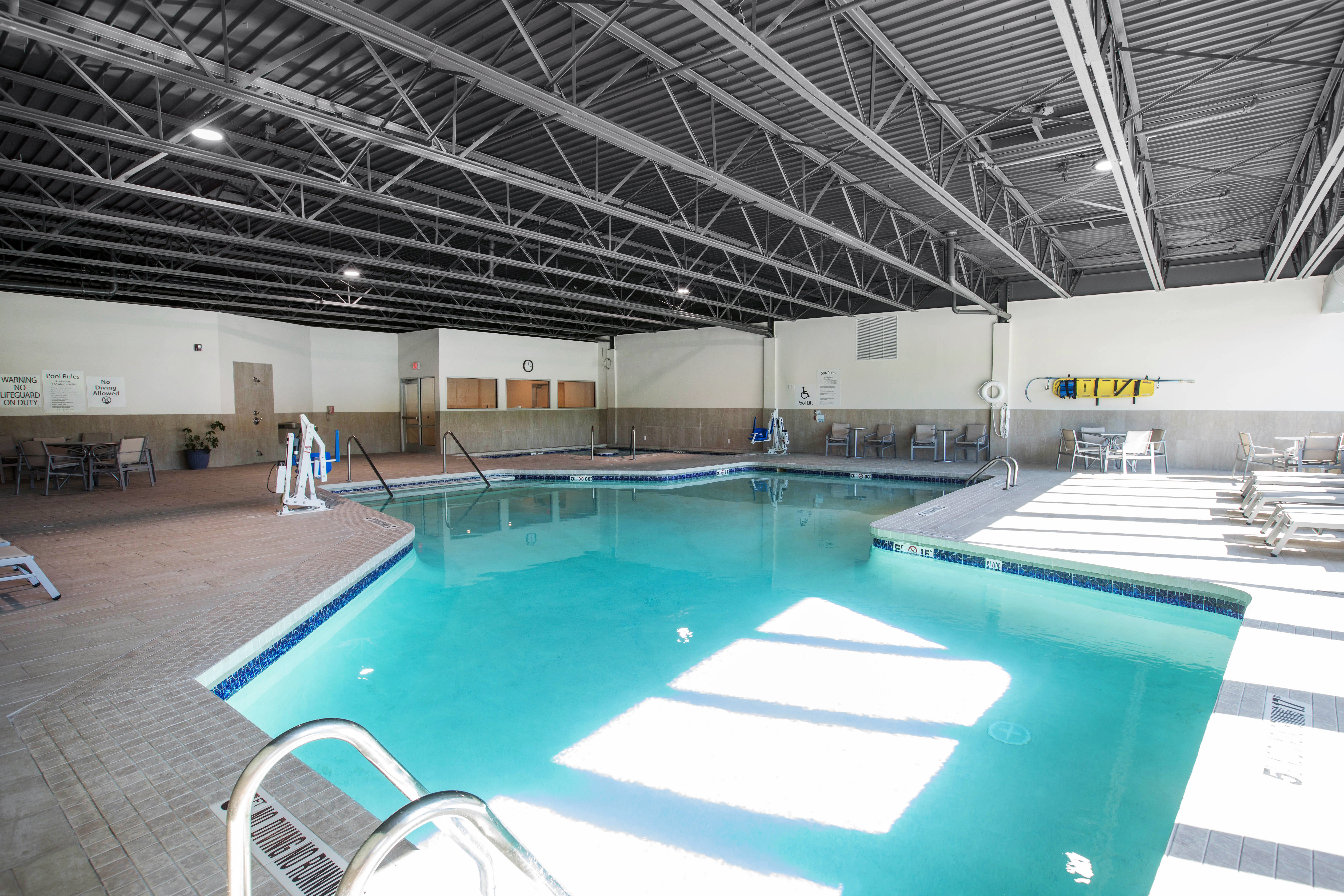 Holiday Inn Express & Suites Ludington 27/46