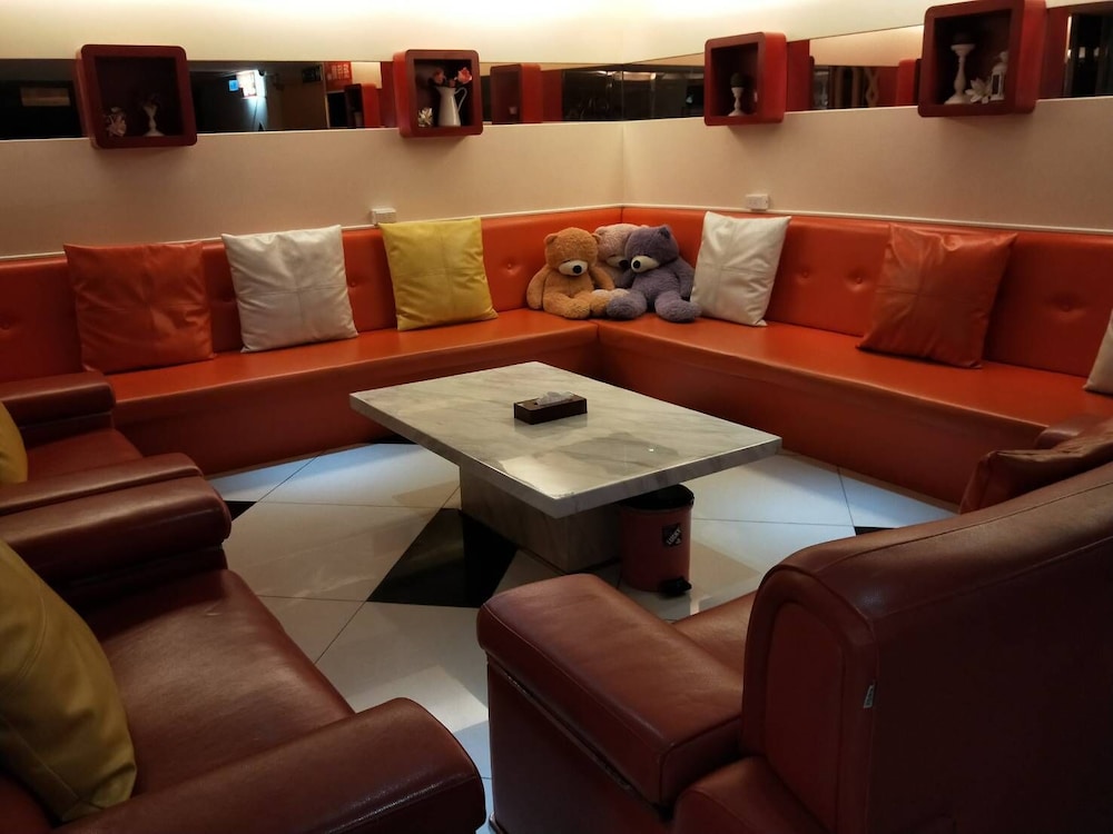 King Plaza Hotel 38/49