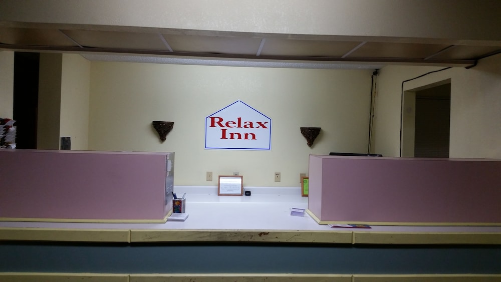Relax Inn 3/40