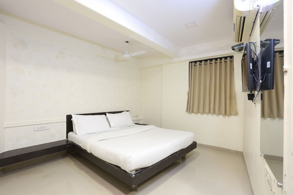 Kamran Residency 13/50