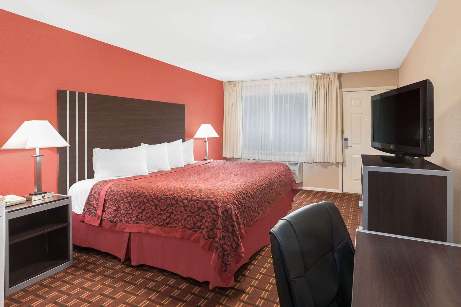 Howdy Hotel 8/33