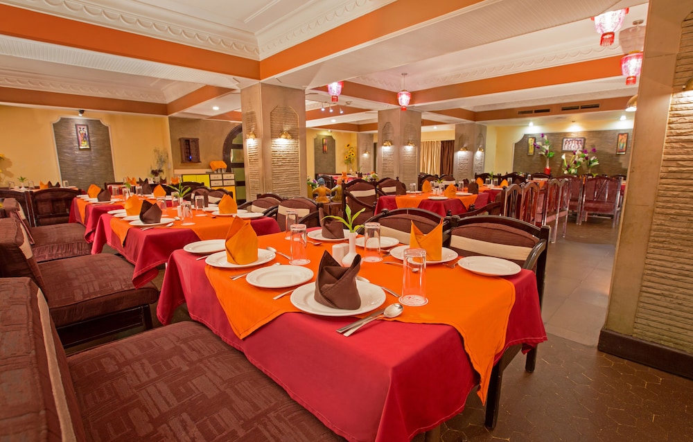 Oyo Premium Paltan Bazar 38/49