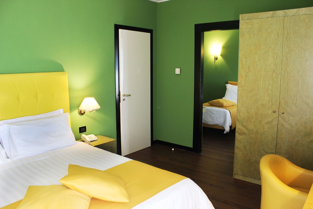 HOTEL DE LA VILLE AVELLINO 17/50