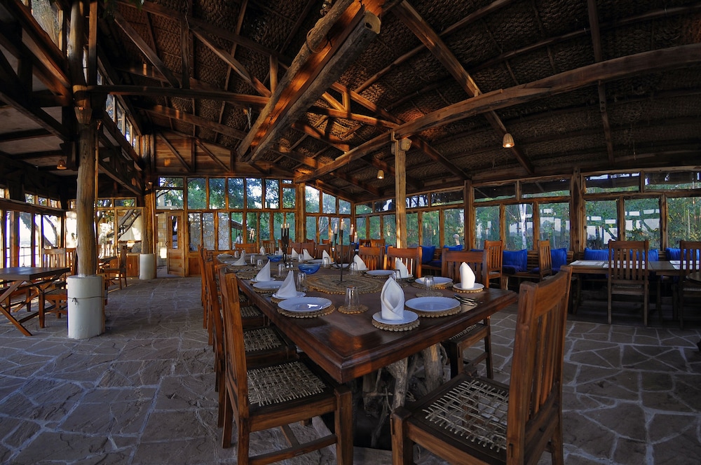 KEN RIVER LODGE 16/24