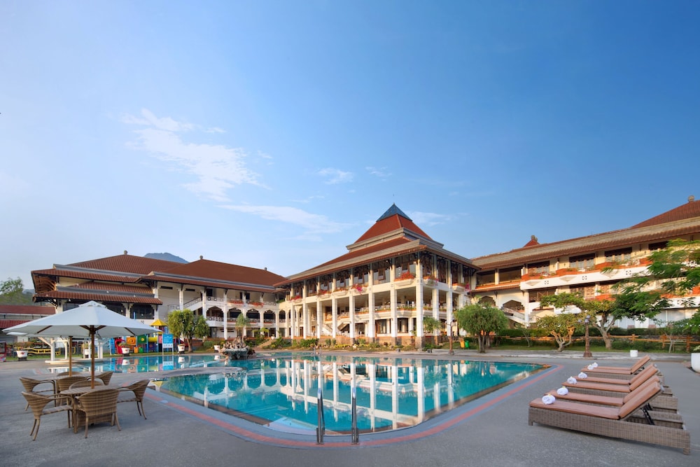 Royal Hotel and Villa Batu 2/61