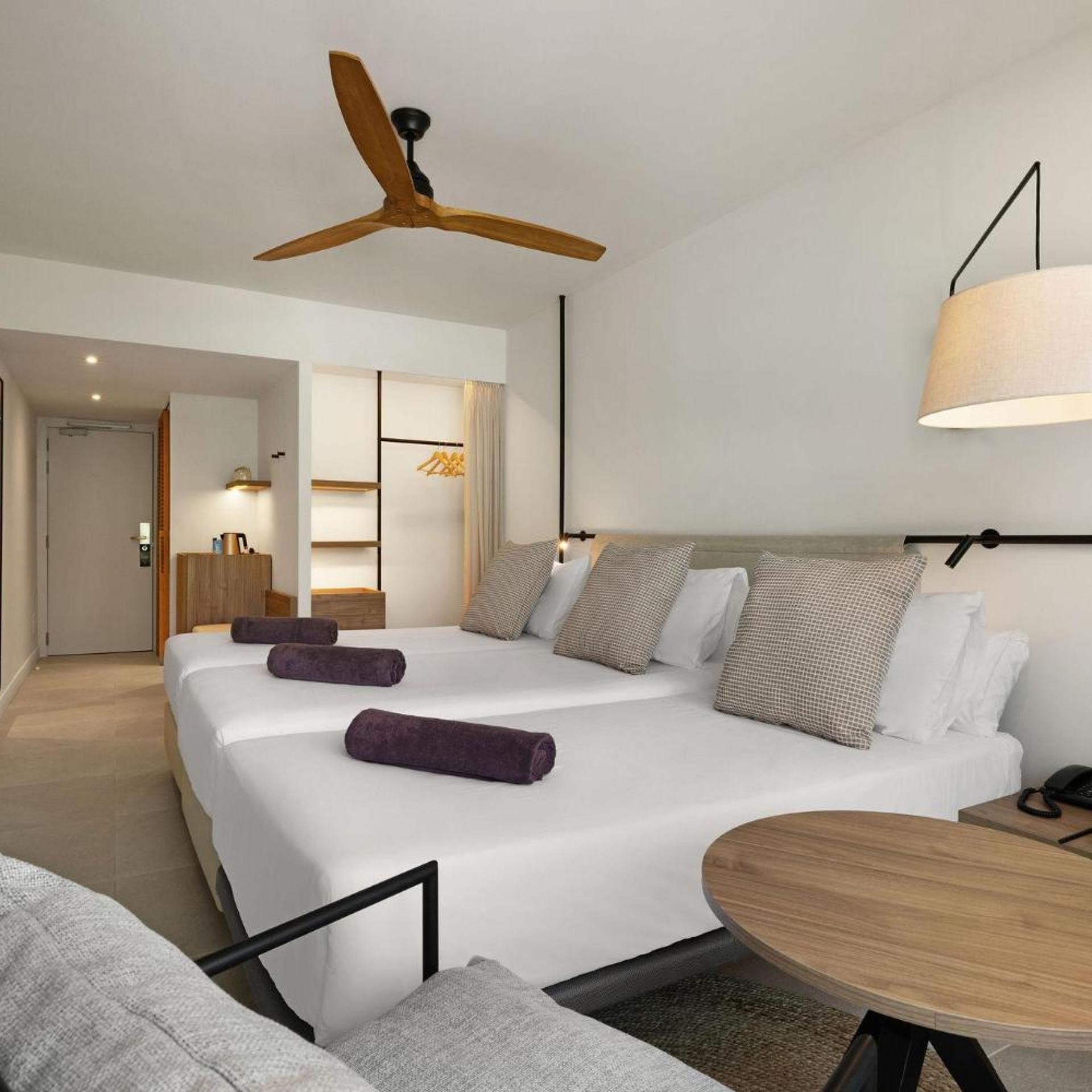 غرفة بريميوم ثلاثية بإطلالة على البحر، Inmood Aucanada Hotel 4/10