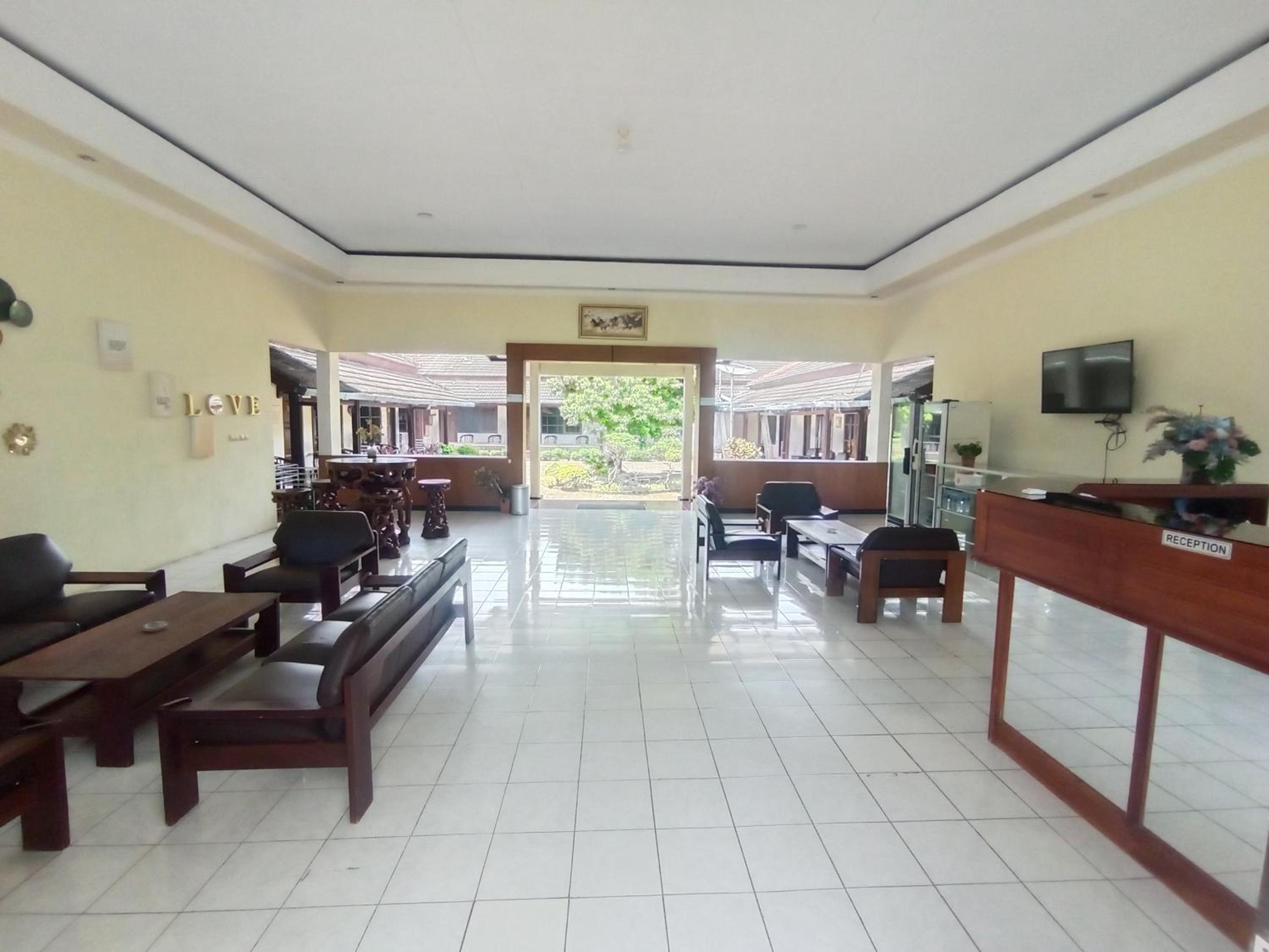 Yokima Beach Hotel 25/43