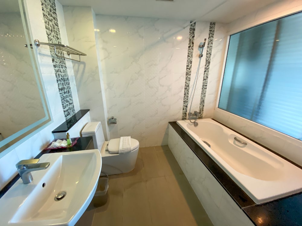 Vareena Palace 24/27