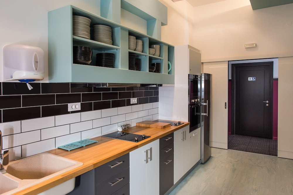 Cocoon City Hostel 49/50