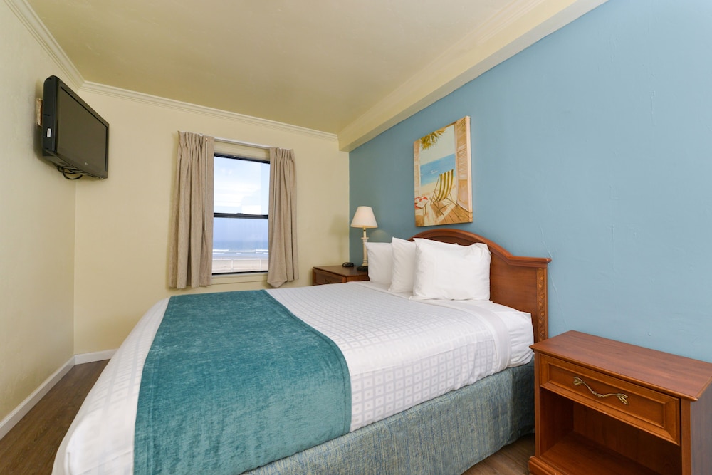 Edgewater Inn And Suites 22/76