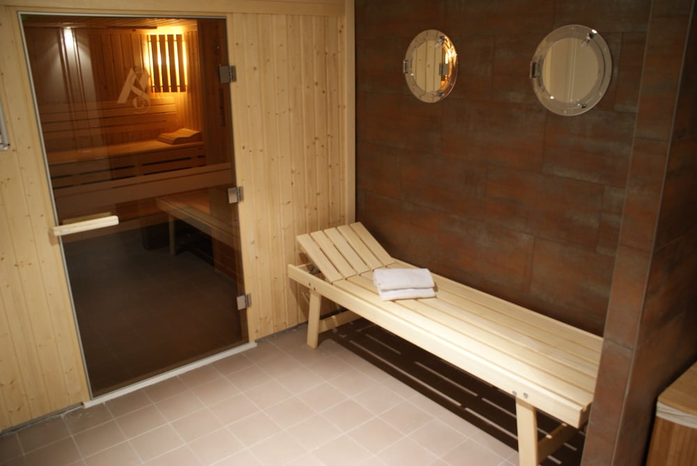 Mercure Maurepas Saint Quentin 33/70