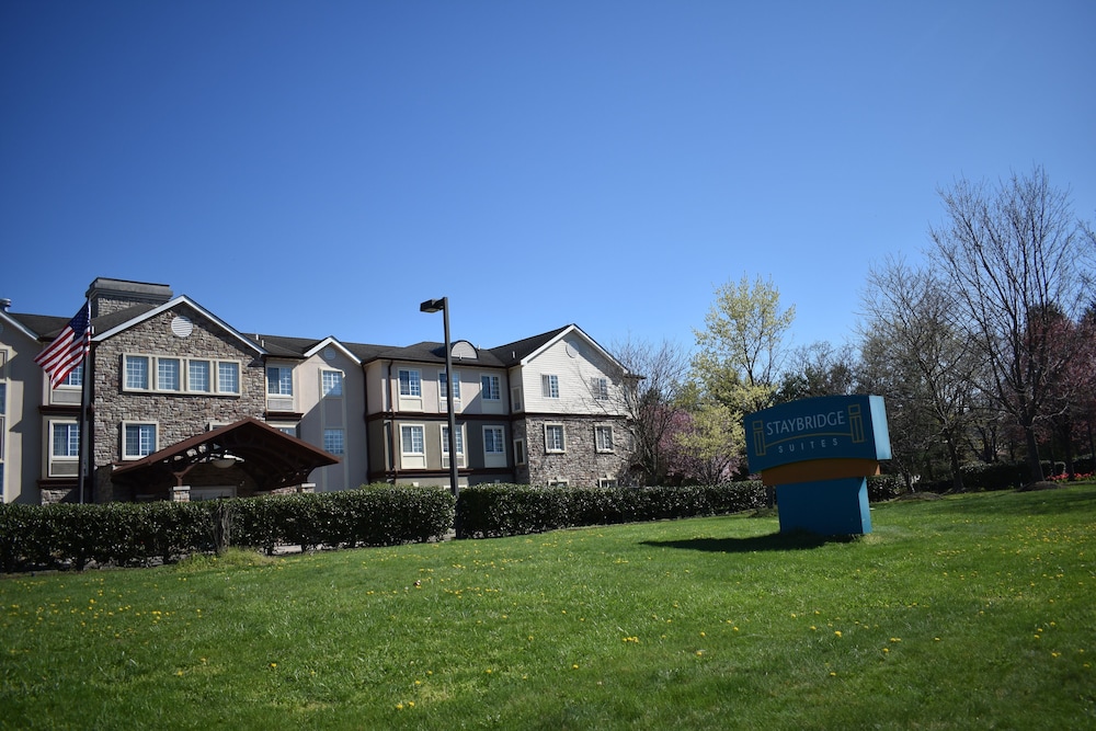 Staybridge Suites Cranbury-South Brunswick 72/75