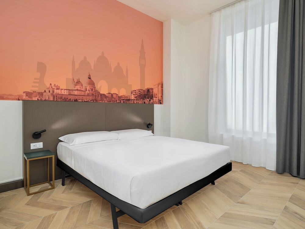 ROOM, KING BED, WITH VIEW