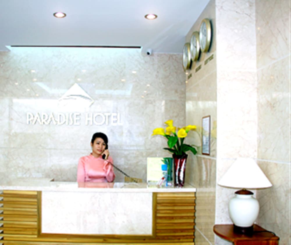 Paradise Hotel 3/28