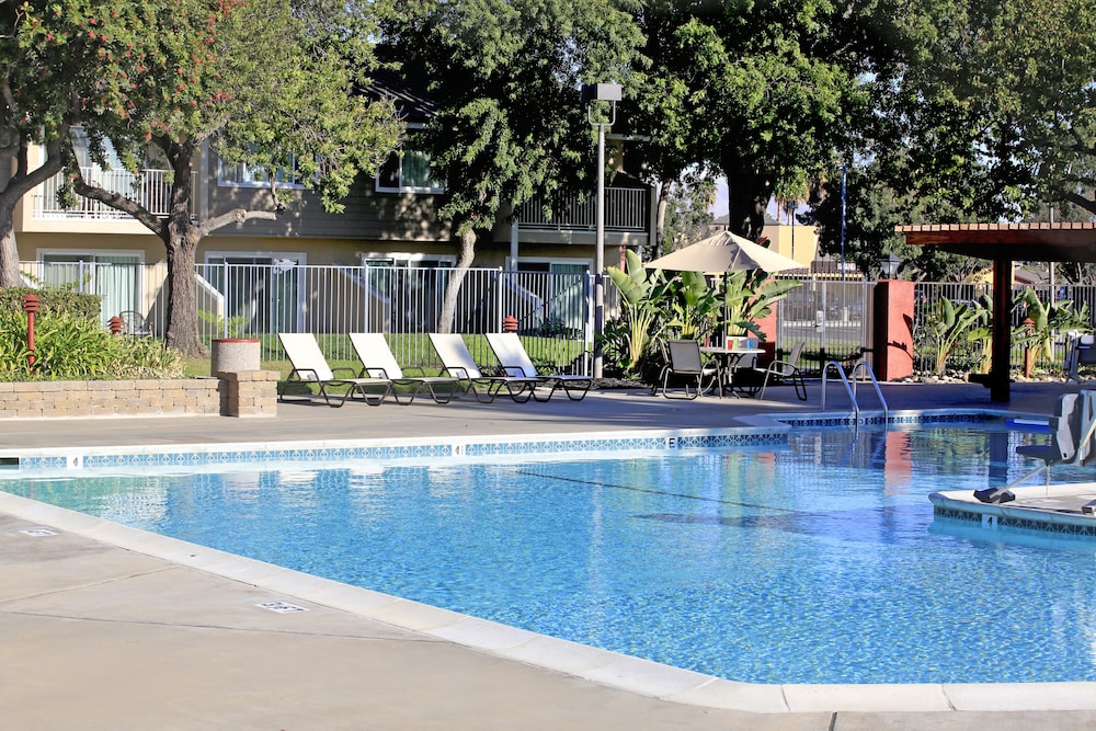 Best Western Plus Garden Court Inn 29/54