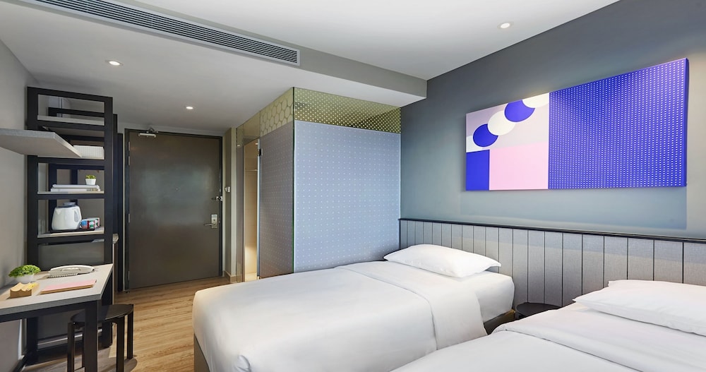 STUDIO, TWIN BEDS