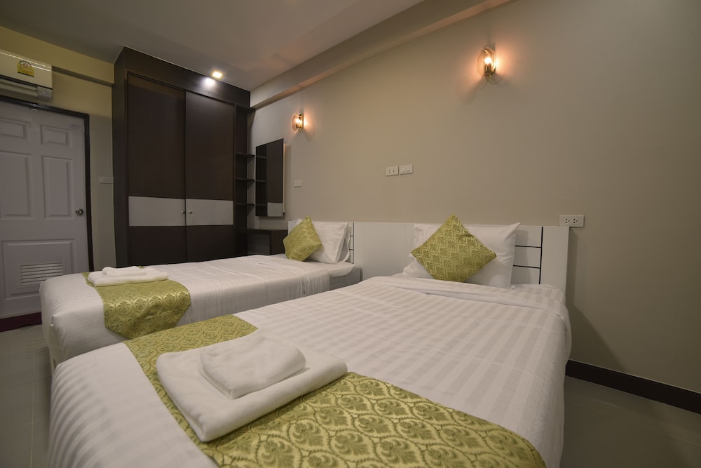 Gold Airport Suites 16/66