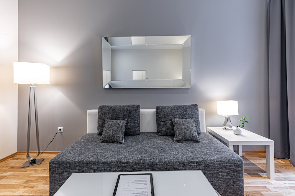 The Levante Rathaus Apartments. 55/60