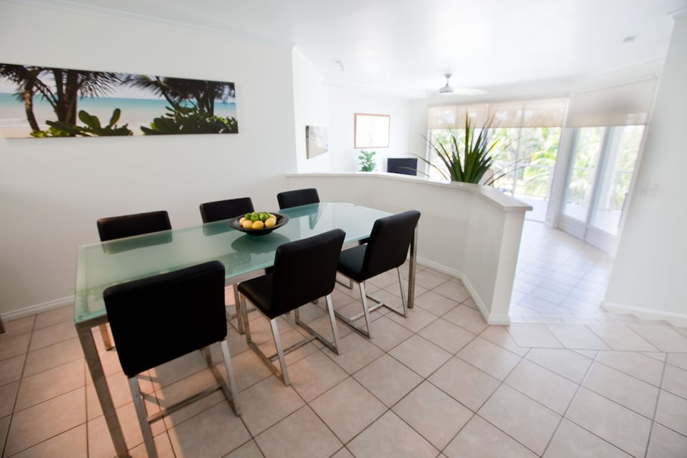 Beaches Port Douglas 58/69