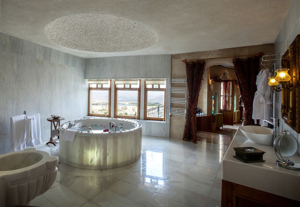 swimming pool spa