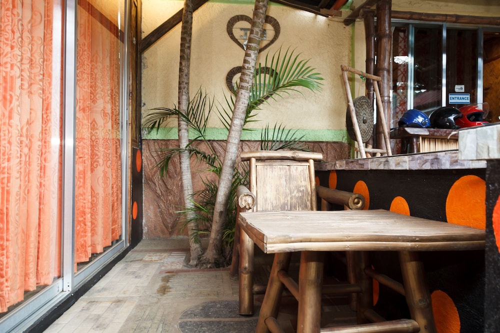 Lala Panzi Bed And Breakfast 57/64