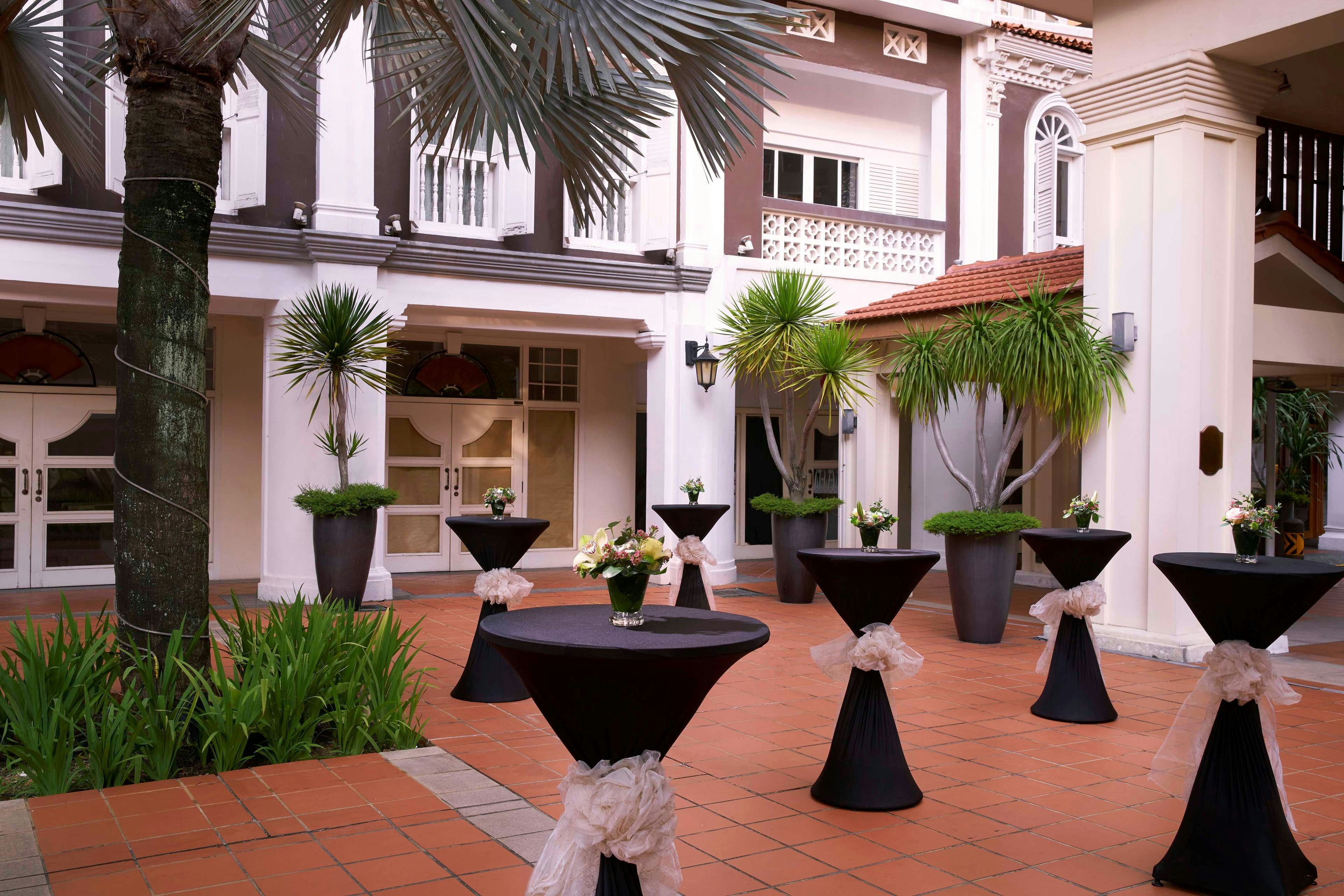 Village Hotel Albert Court 27/33