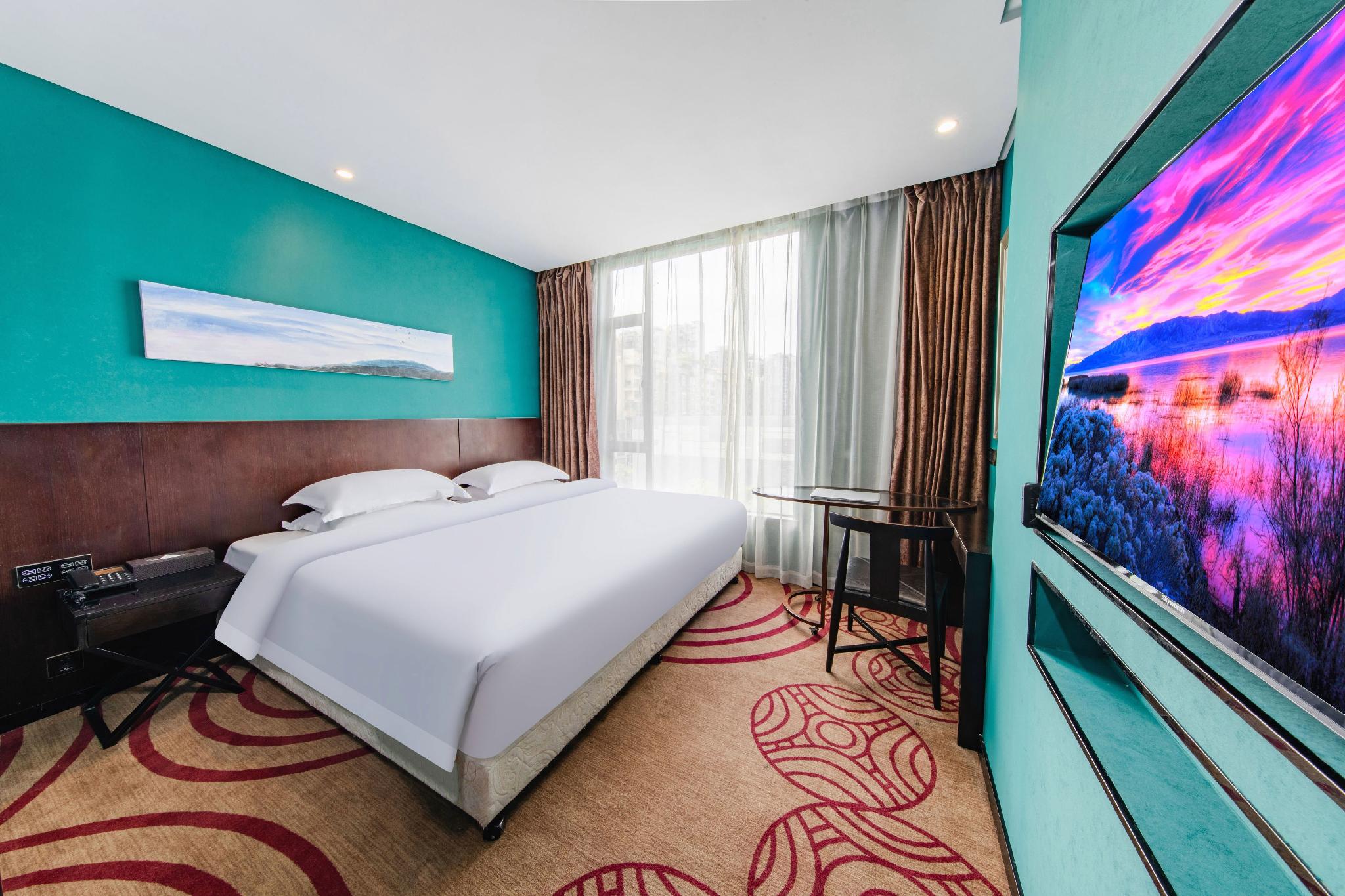 Fancy Hotel (Shenzhen North Railway Station) 8/18