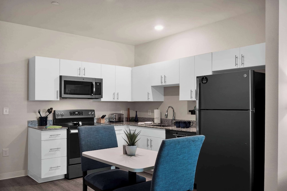 WaterWalk Extended Stay by Wyndham Raleigh - RTP 47/61