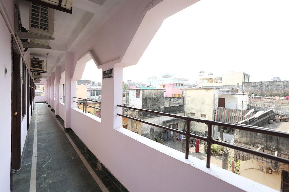 Oyo 26808 Shree Ram Residency 32/32